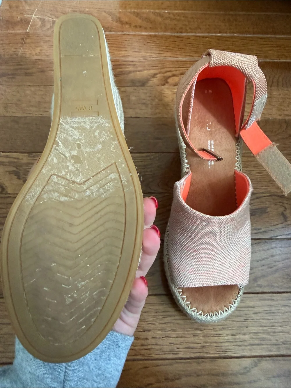 Toms coral canvas